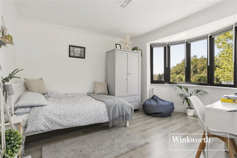 Milton Avenue, Barnet, EN5