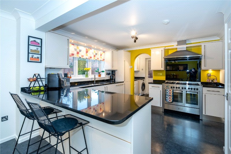 Chatsworth Close, Market Deeping, Peterborough, Lincolnshire, PE6