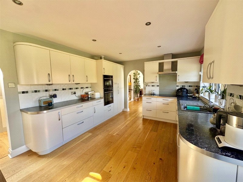 Knowland Drive, Milford on Sea, Lymington, Hampshire, SO41