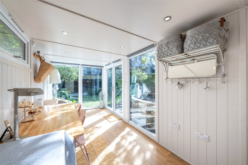 Randolph Avenue, London, W9