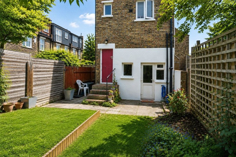 Fallsbrook Road, London, SW16