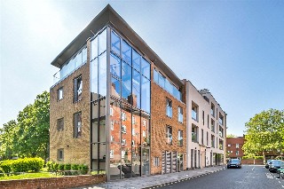 Triangle Place, London, SW4