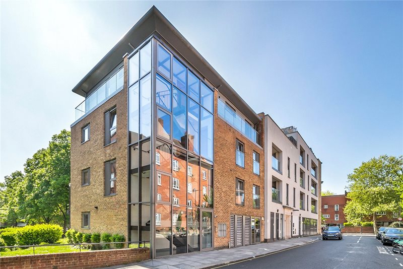 Triangle Place, London, SW4