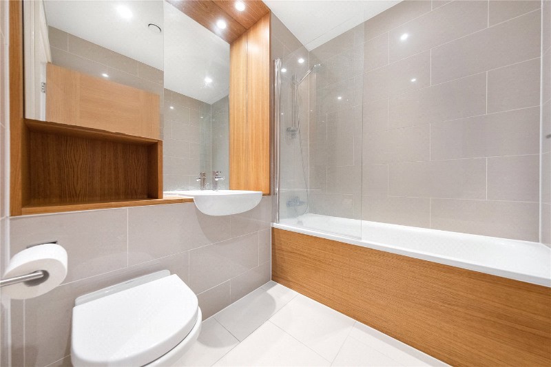 Narrowboat Avenue, Brentford, TW8