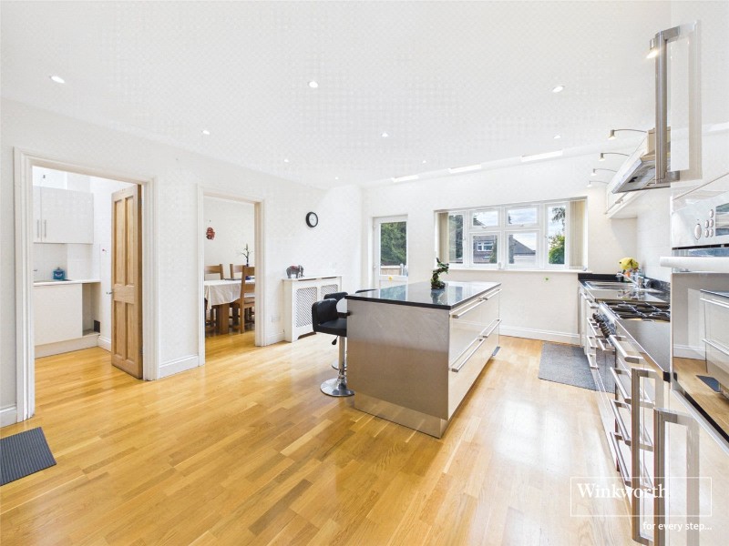 Wolmer Gardens, Edgware, HA8