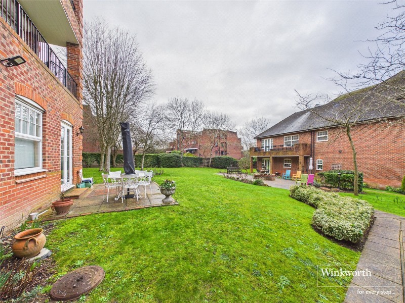 Turnberry Close, London, NW4