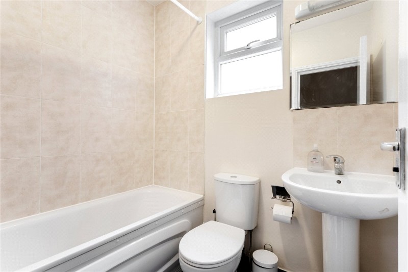 Pitcairn Road, London, CR4