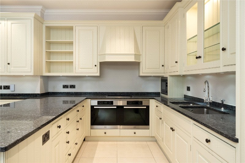 Montrose Place, London, SW1X