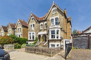 Hopton Road, London, SW16