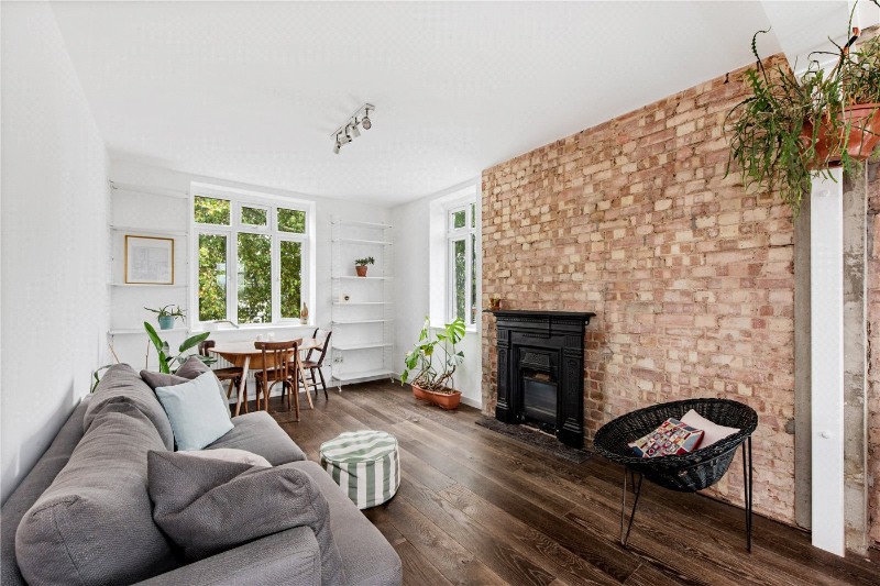 Shacklewell Lane, London, E8