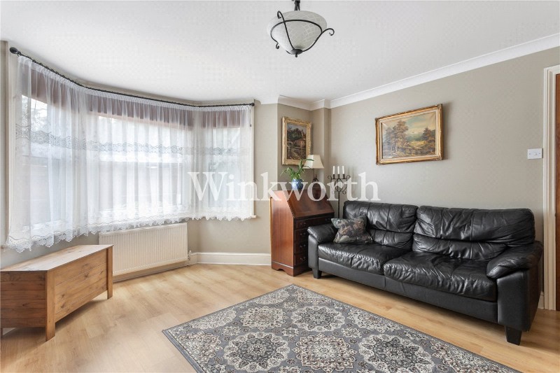 High Road, London, N22
