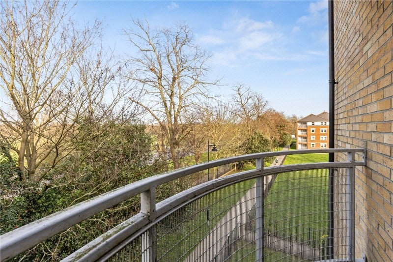 Macmillan Way, London, SW17