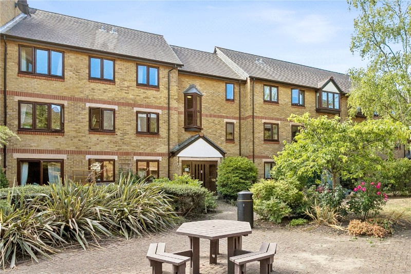 Riverside Close, London, E5