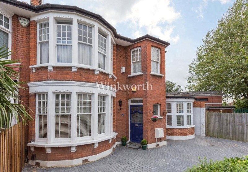Riverway, London, N13