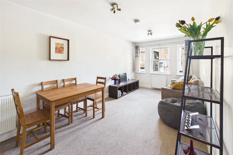 Guernsey Grove, London, SE24