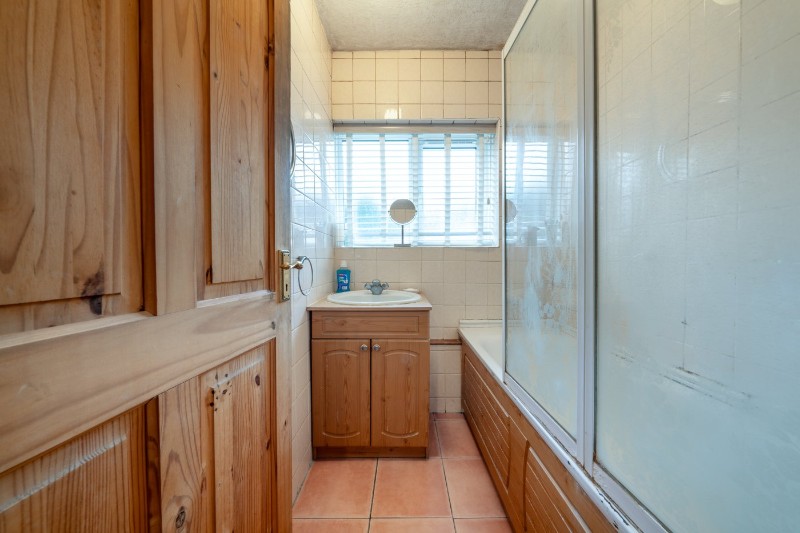 Ashley Court, Great North Way, Hendon, NW4