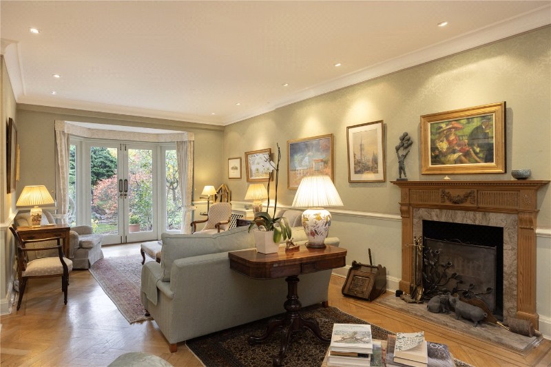Westmead, London, SW15