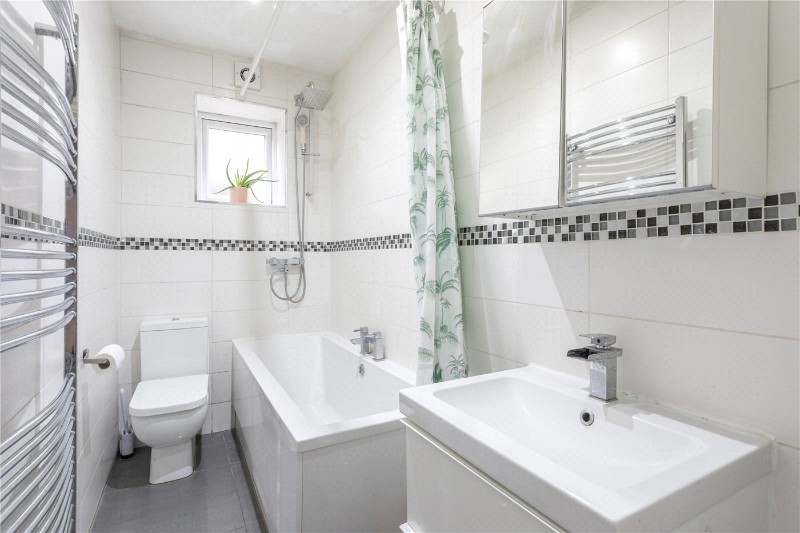 Gleneagle Road, London, SW16