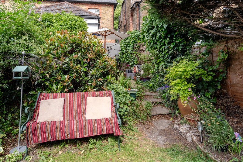 Thornton Avenue, London, SW2
