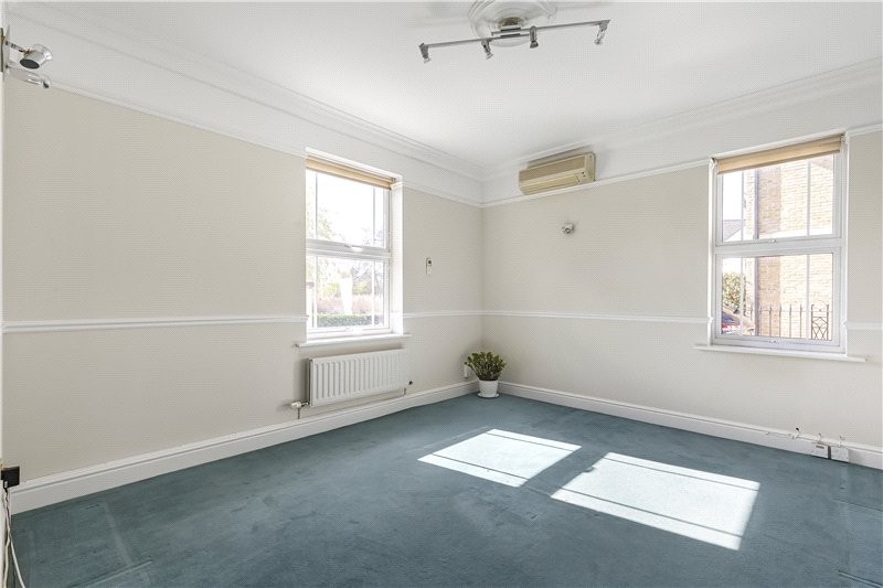 Devereux Lane, Barnes, London, SW13