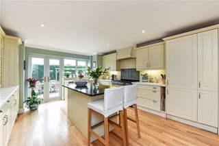 Parsonage Close, Petersfield, Hampshire, GU32