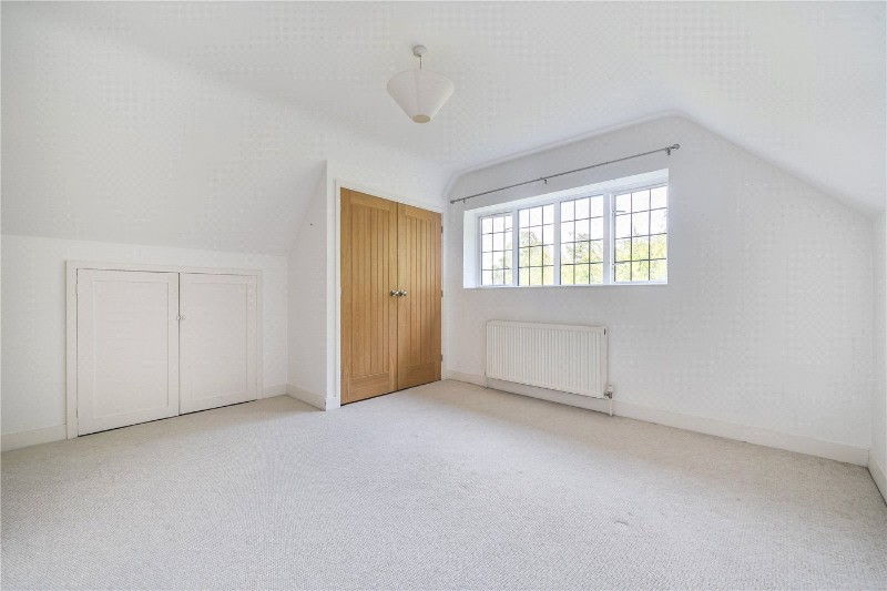 Shortheath Road, Farnham, Surrey, GU9