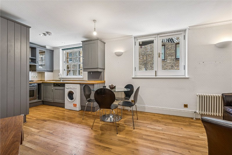Shorts Gardens, London, WC2H