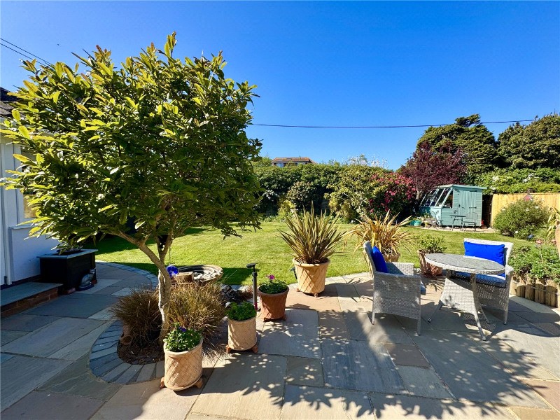 Knowland Drive, Milford on Sea, Lymington, Hampshire, SO41