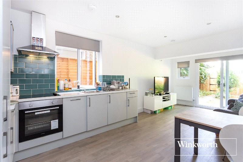Station Road, Finchley, London, N3