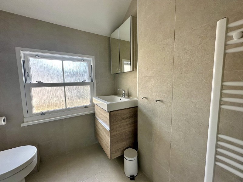 Victoria Road, Farnham, Surrey, GU9