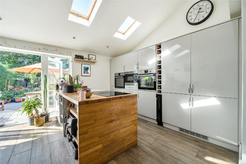 Coleson Hill Road, Wrecclesham, Farnham, Surrey, GU10