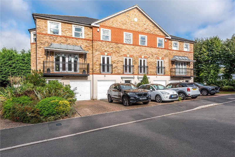 St. James Gate, Sunningdale, Berkshire, SL5