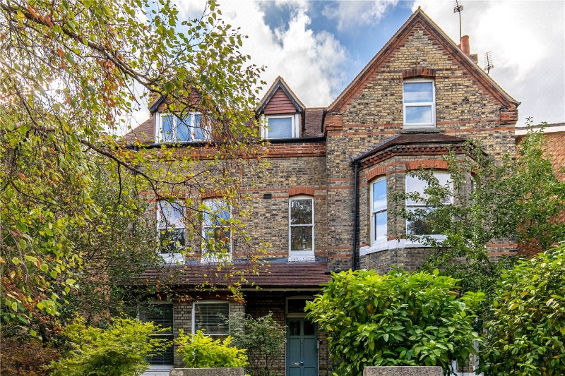 Grange Park, London, W5