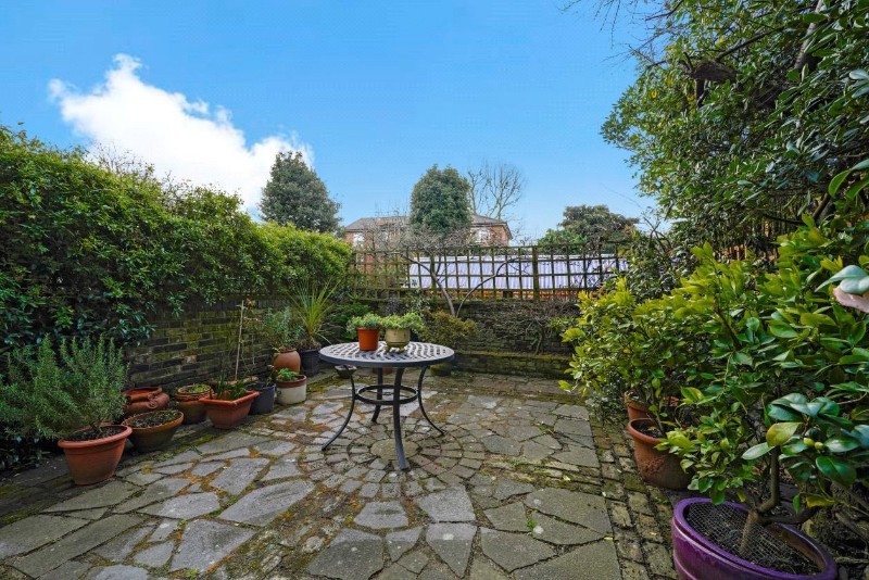 Falkland Road, London, NW5
