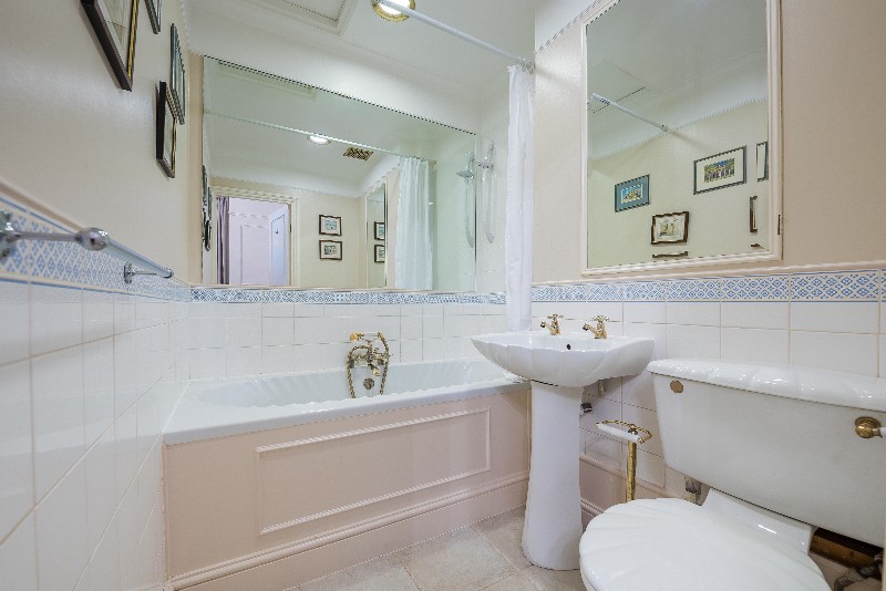 Warwick Square, London, SW1V