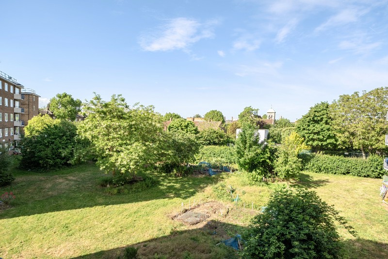 Flat 6, Caversham House, Friary Estate, London, SE15