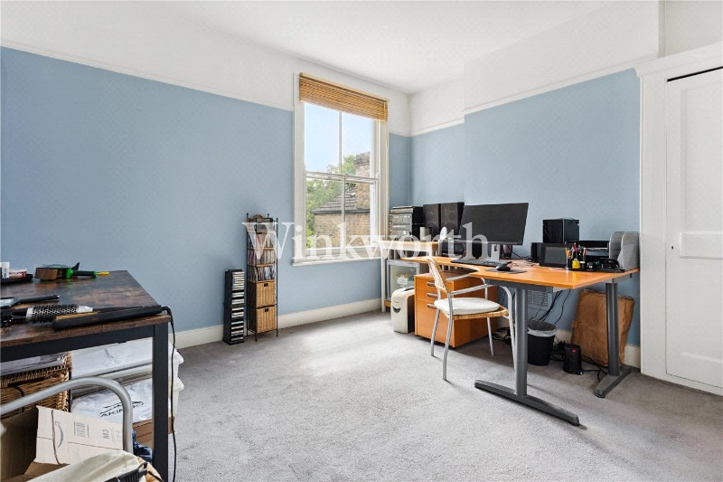 Lakeside Road, London, N13