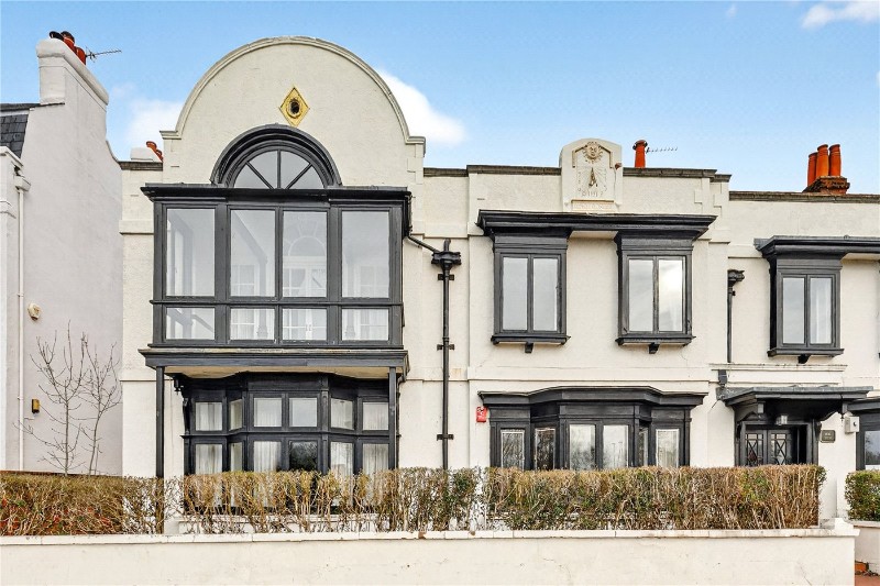 Russell Road, Shepperton, Surrey, TW17