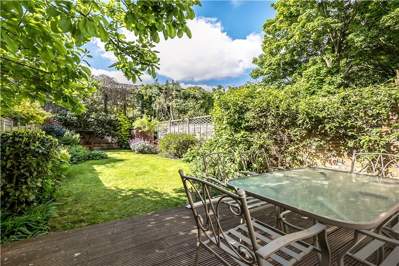 2 bedroom property for sale in Grosvenor Terrace, Camberwell, SE5 (Ref KEN170657) £600,000