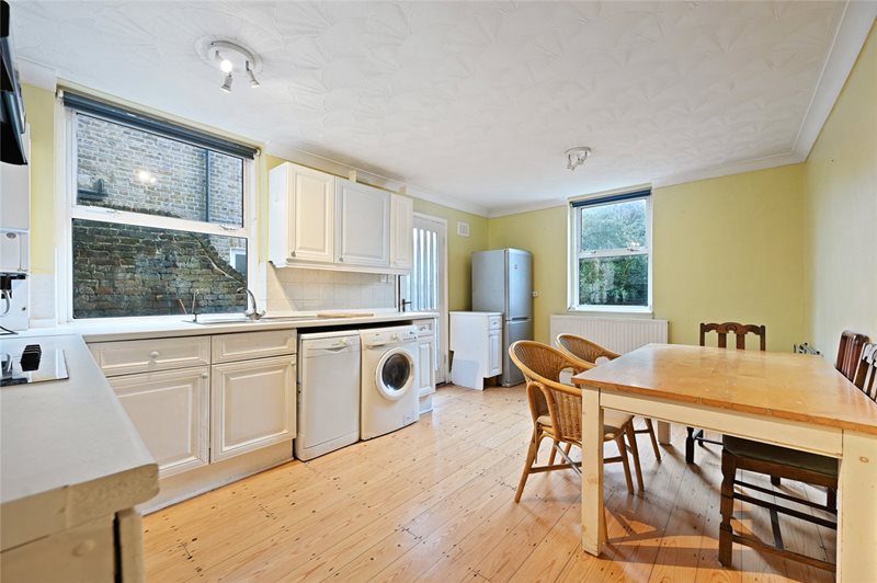 Bloemfontein Road, London, W12