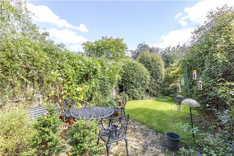 Hillersdon Avenue, Barnes, London, SW13