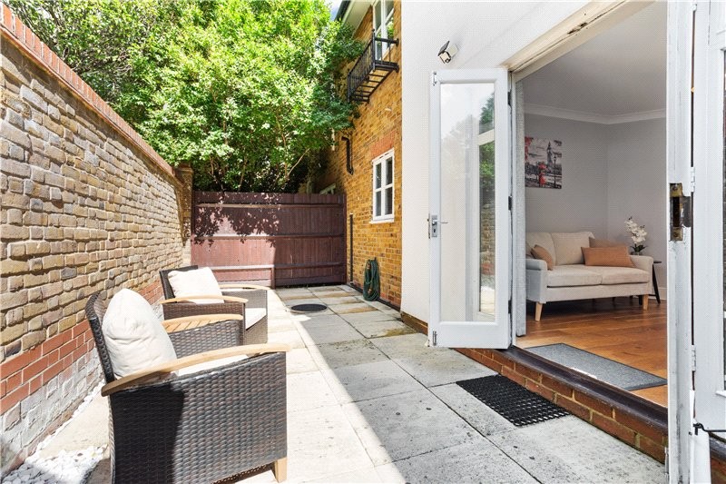 Cottesloe Mews, London, SE1