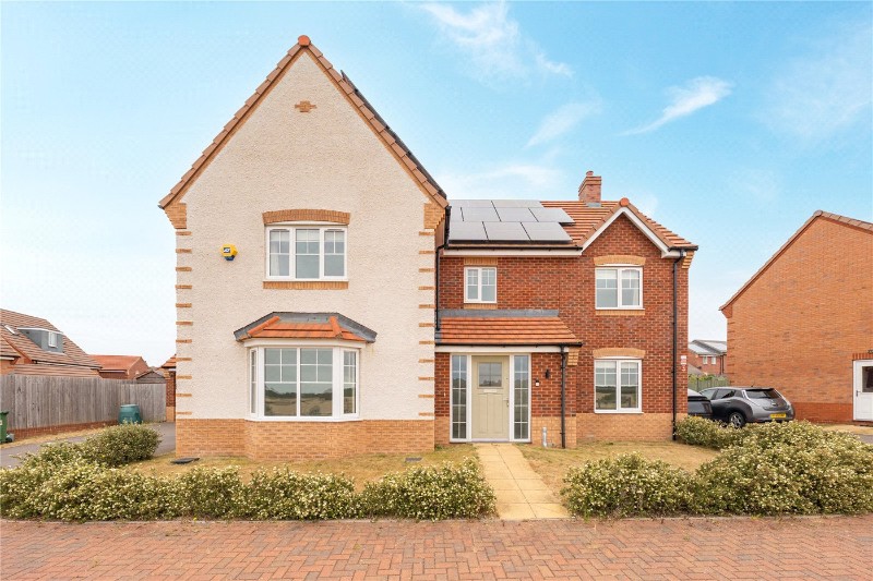 Madan Gardens, Bishops Tachbrook, Leamington Spa, Warwickshire, CV33
