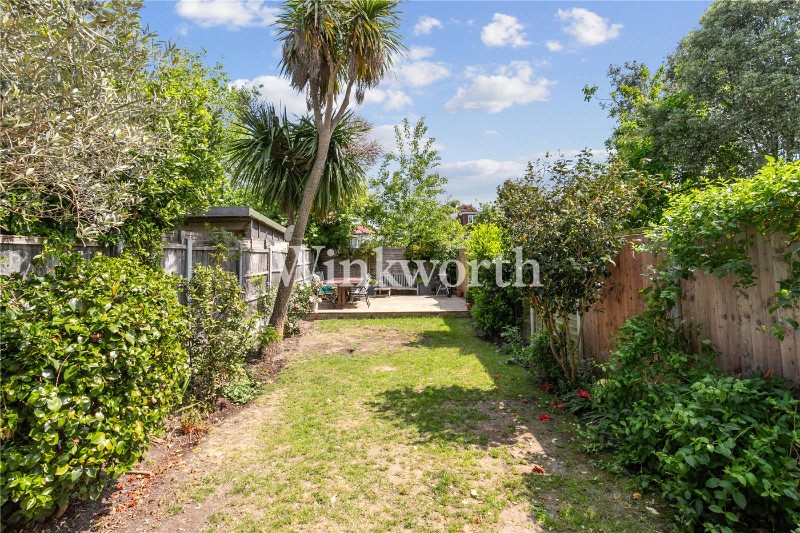 New River Crescent, London, N13