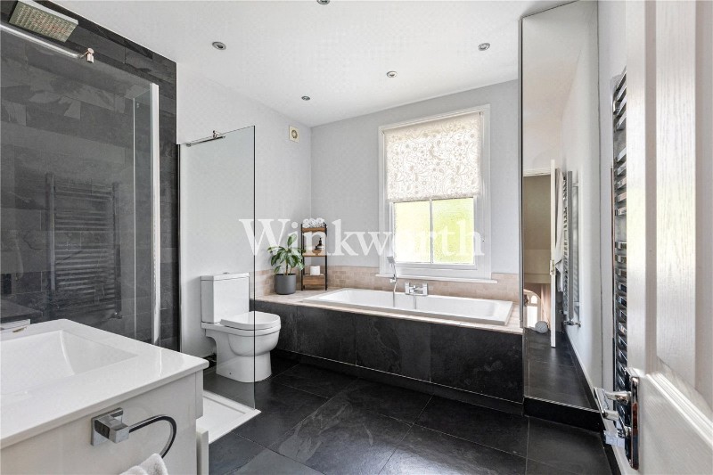 Leith Road, London, N22