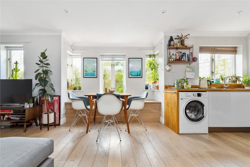 Myddleton Avenue, London, N4