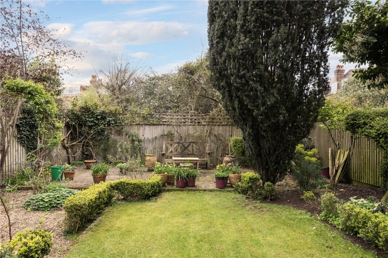 Larpent Avenue, Putney, London, SW15