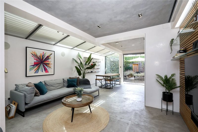 Windmill Road, London, TW8