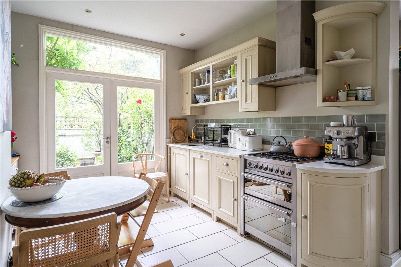 Glencairn Road, London, SW16