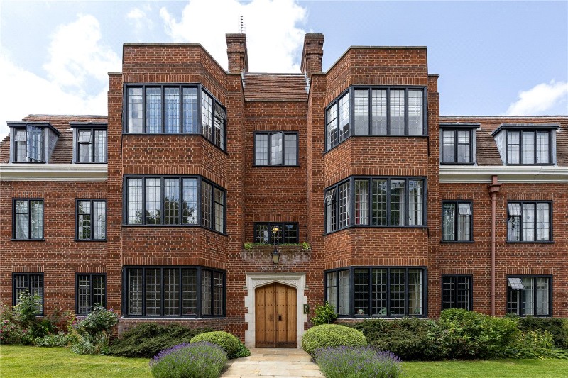 Manor Fields, London, SW15